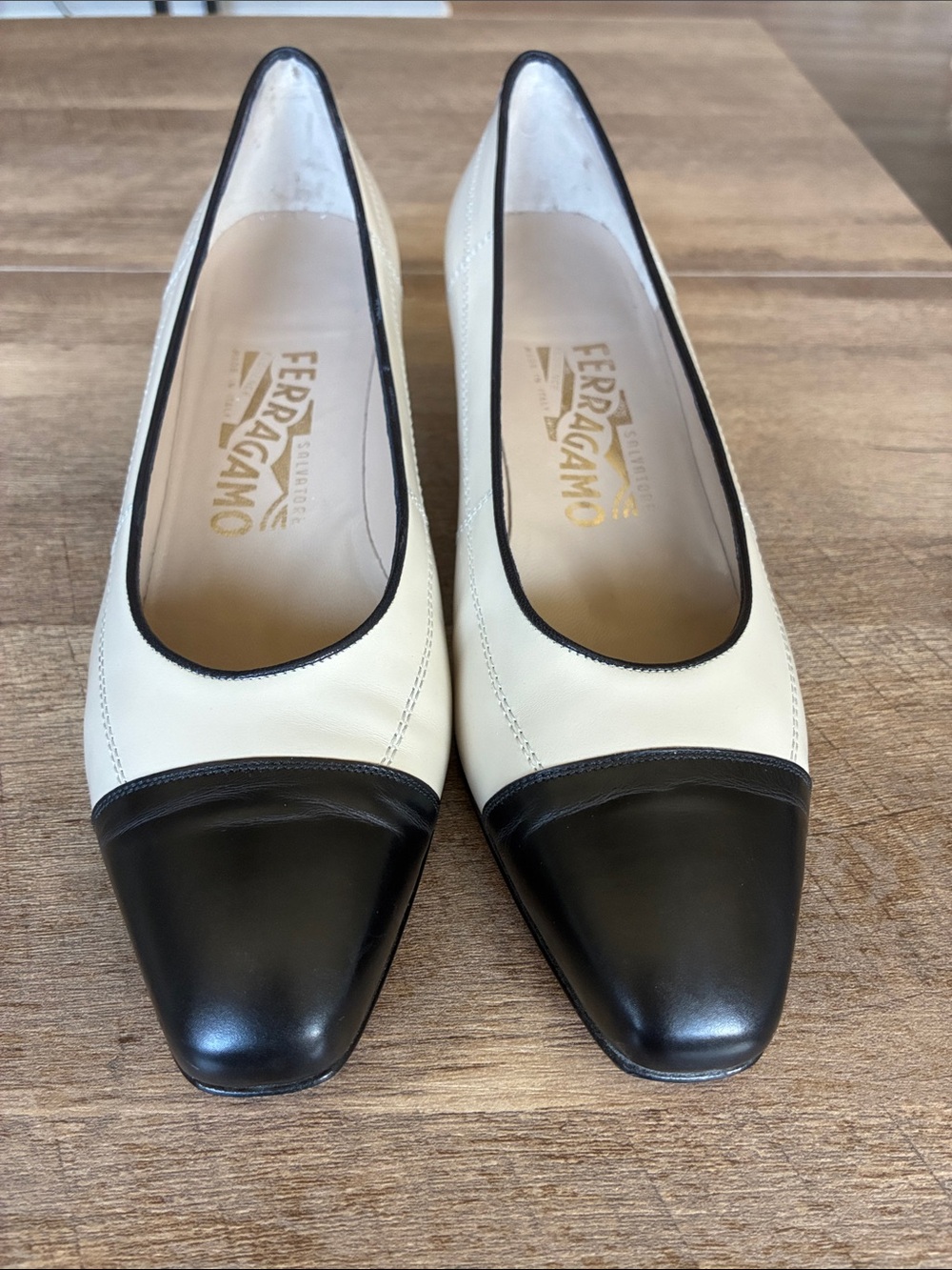 Salvatore Ferragamo Two-Tone Cream and Black Leather Flats 7 1/2 B